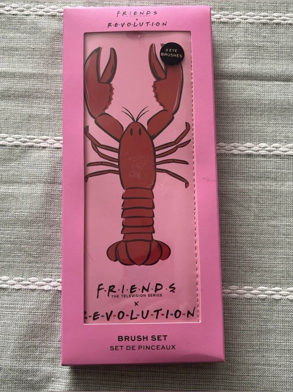 FRIENDS TV Series Revolution~LOBSTER 3 Pc EYE BRUSH Set Case~She’s Your Lobster